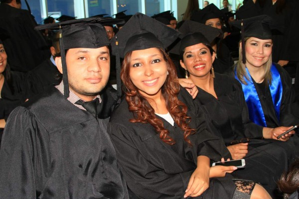 Unitec y Ceutec celebran graduación