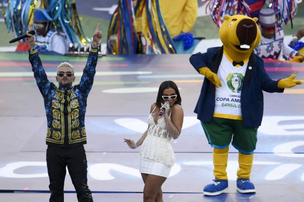 Anitta y Pedro Capó dan explosivo show en cierre de Copa América 2019