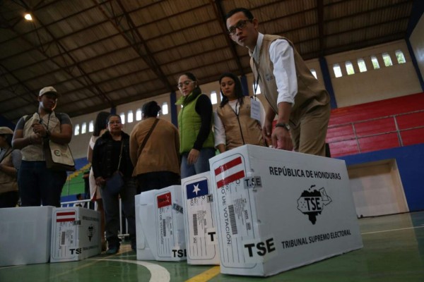 Capitalinos hacen filas para votar en Tegucigalpa