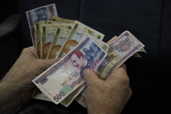 La devaluación continúa haciendo de las suyas en Honduras