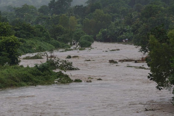 Lloverá hasta el martes por frente frío y disturbio en La Mosquitia