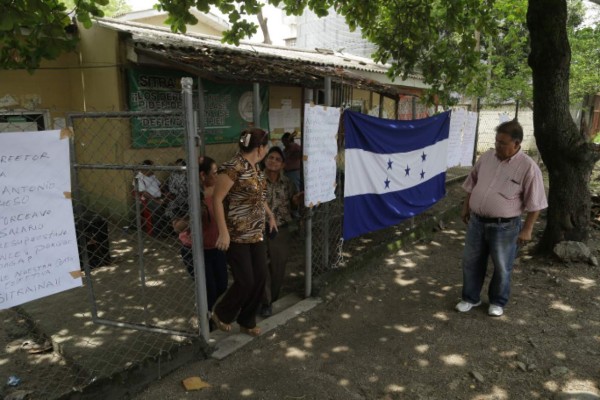 Empleados del INA vuelven a las protestas debido a la falta de pagos