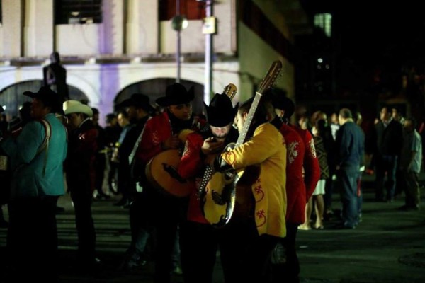 Supuestos mariachis matan a cuatro personas en la plaza Garibaldi en México