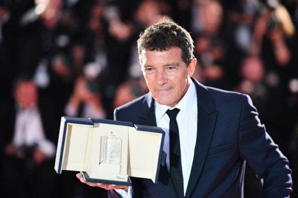 Antonio Banderas gana premio a mejor actor en Festival de Cannes 2019