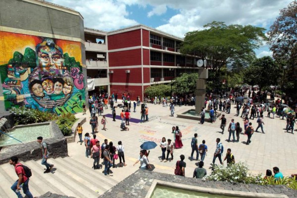 Reanudan clases en la Unah tras liberación de tres estudiantes