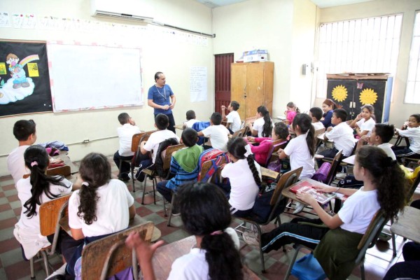 En Honduras, 1.2 millones de niños y jóvenes no estudian