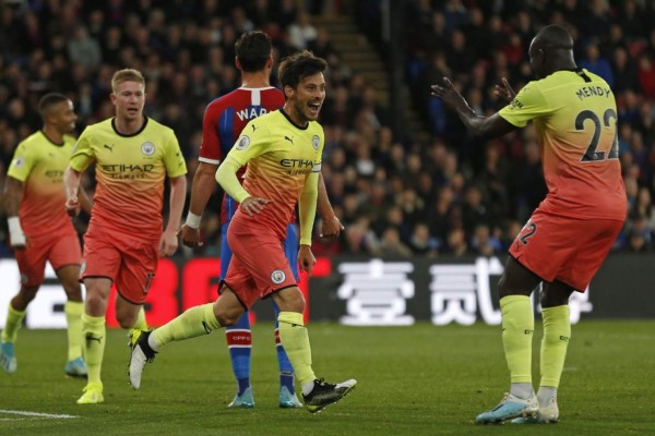 Manchester City doblegó al Crystal Palace y sigue al acecho del Liverpool