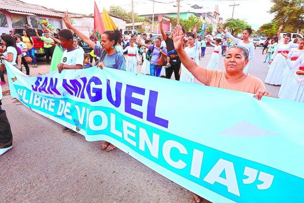 Con caminata celebran disminución de la violencia en Tegucigalpa