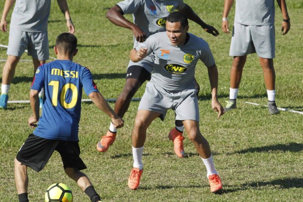 Julio César 'Rambo” de León inicia nueva aventura con Parrillas One