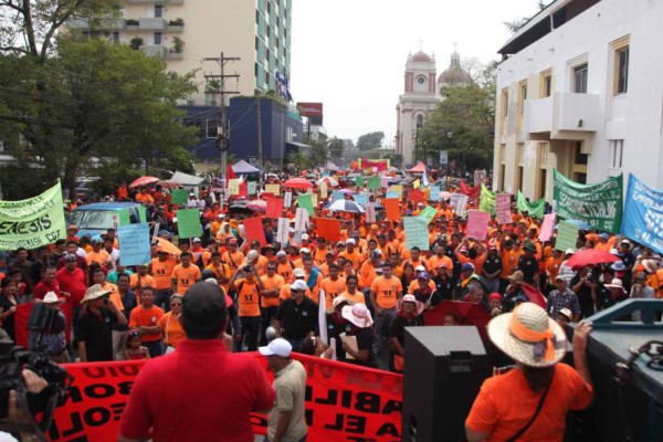 Trabajadores hondureños no quieren en su día participación de políticos