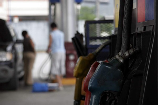 Sólo las gasolinas bajarán de precio el lunes