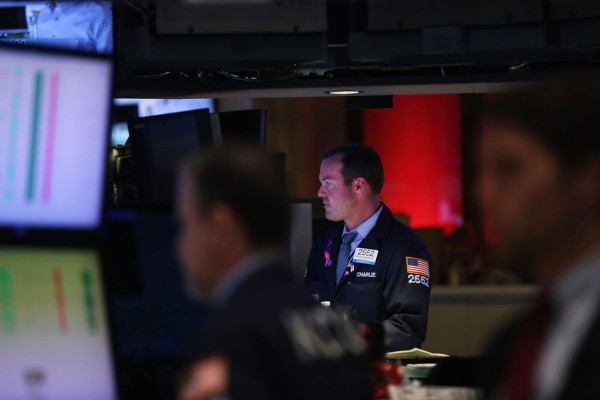 Wall Street cierra la semana con ligera caída