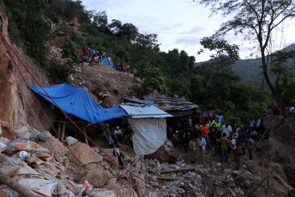 Honduras: preparan rescate de los ocho mineros soterrados en El Corpus