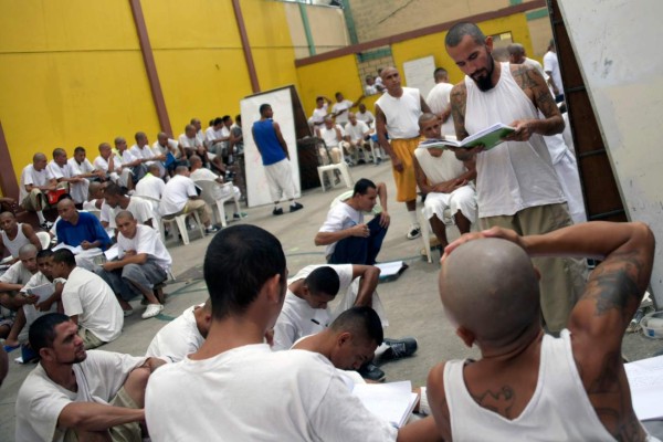 Cárceles centroamericanas hacinadas por la justicia del encierro