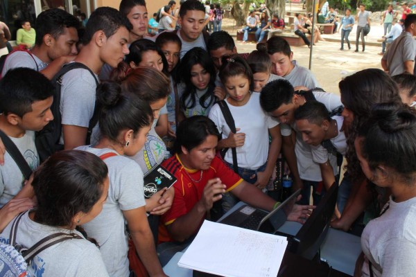 Festival de software reunió a más de 800 colegiales en Unah-VS