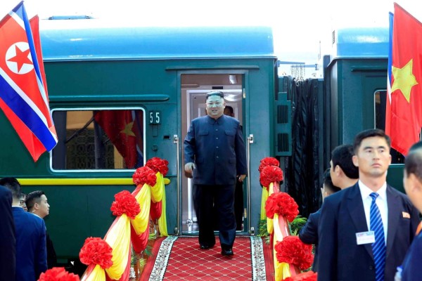 Kim llega a Hánoi para la cumbre con Trump entre estrictas medidas de seguridad