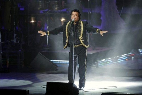 Juan Gabriel cumple 65 años en plena actividad