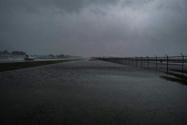 Delta se debilita a depresión tropical mientras descarga vientos y lluvias  