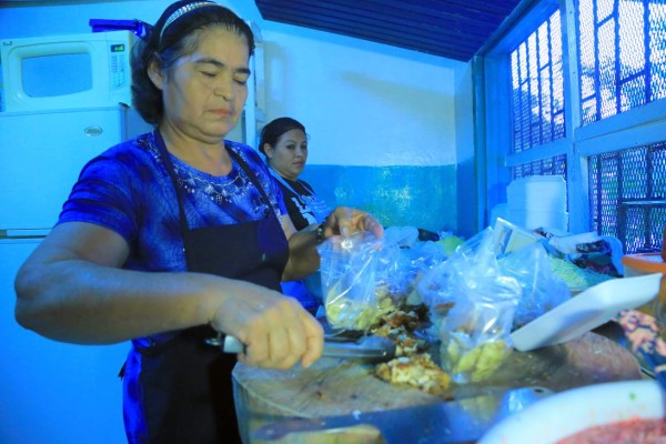 Campirma, el lugar donde puede comer 'pollo chuco” con tan solo 5 lempiras