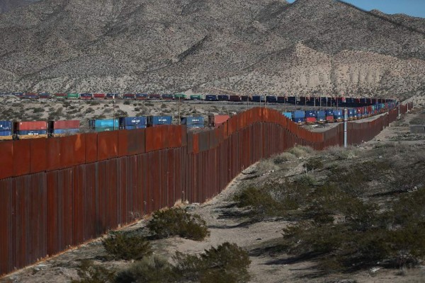 ¿Deben los demócratas aprobar los fondos del muro para suspender el 'shutdown'?