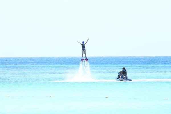 Honduras: Ferris, vuelos y cruceros llenan la Isla de Roatán