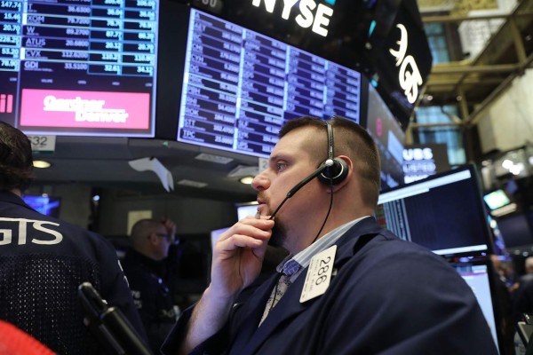 Wall Street se recupera poco después de la apertura
