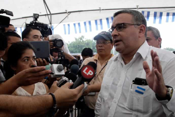 El Salvador protesta ante Honduras y le pide desocupar la isla Conejo