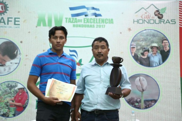 Eligen al mejor productor de café de Honduras