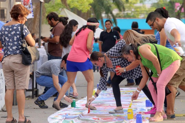 Variedad y diversión ofrecen en primer Festival del Feriado