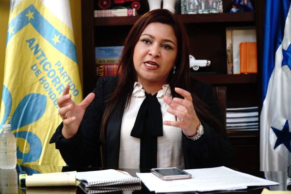 Marlene Alvarenga: 'Tendremos pena de muerte civil para los corruptos”