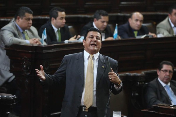 Congreso rechaza nuevamente levantar inmunidad a Jimmy Morales