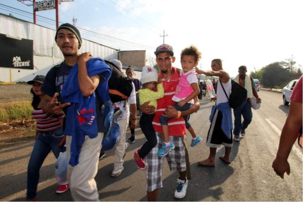 Migrantes hondureños inician viacrucis hacia Estados Unidos