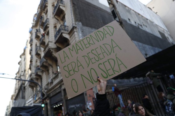 El debate del aborto afronta recta final en la Argentina del papa Francisco