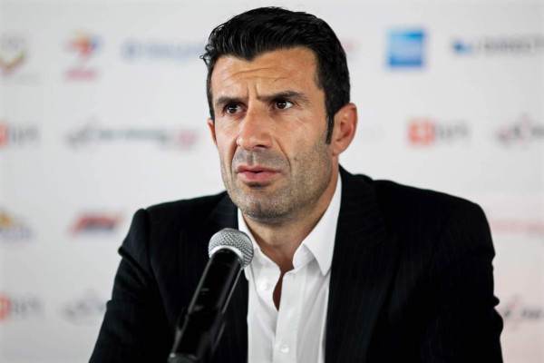 Luis Figo anuncia su candidatura a presidencia de la FIFA