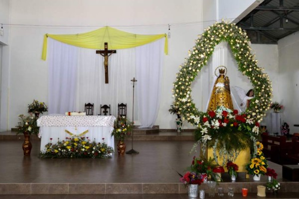 VIRGEN DE LOS DESAMPARADOS Los Cataguanas como se les llama a los pobladores de Morazán celebran su feria patronal el 22 de mayo en honor a la Virgen de Los Desamparados.