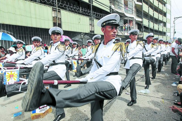 Colegios de Tegucigalpa también rindieron honor a Honduras