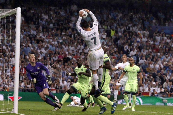 Cristiano Ronaldo y su graciosa acción a lo basquetbolista