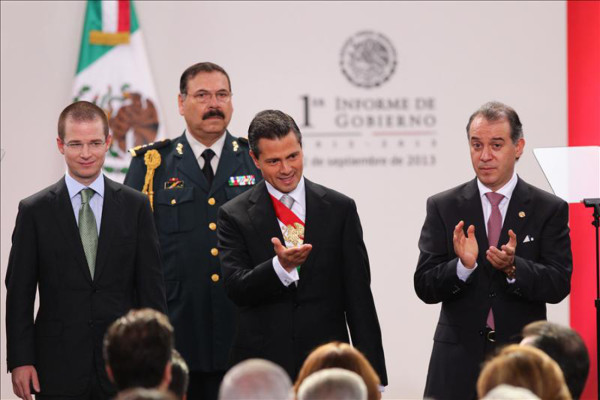 Peña Nieto urge a concretar reformas en 2013 y a cambiar México sin demoras
