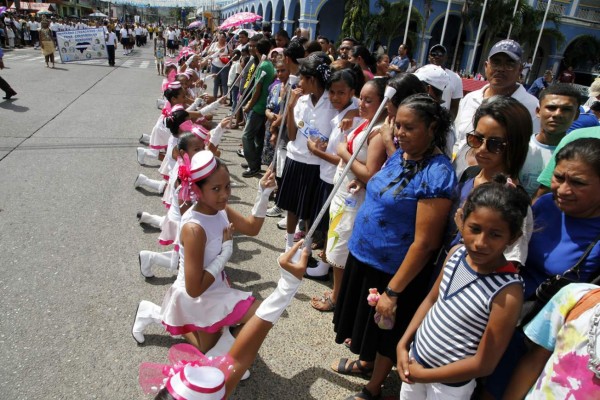 La Ceiba vive la fiesta cívica de la Independencia de Honduras