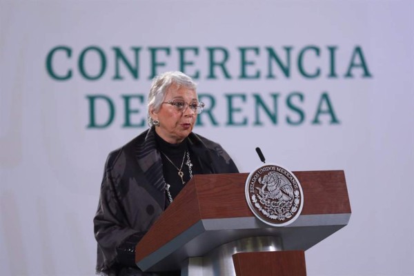 López Obrador tiene fiebres y otros síntomas 'leves' tras dar positivo por covid 19
