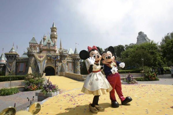 Disney cierra sus parques en California, Florida y París por coronavirus
