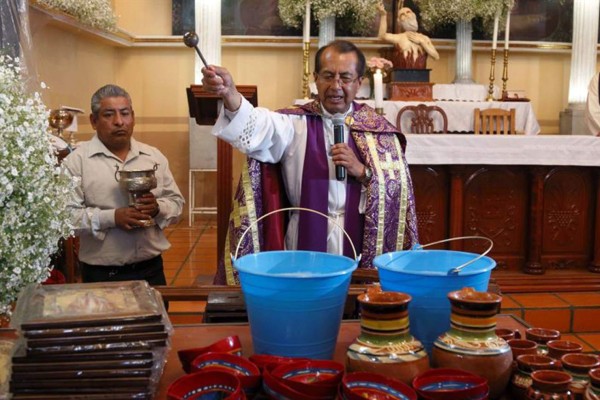 La fiesta de la 'borrachera espiritual' que embriaga a cientos de personas en México