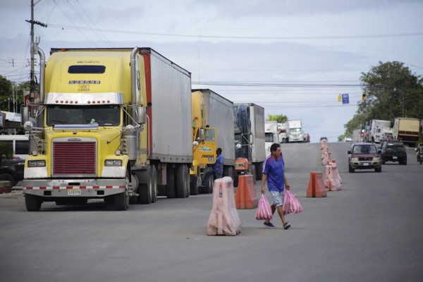 Panamá y Costa Rica logran acuerdo en tránsito de carga en medio de la crisis