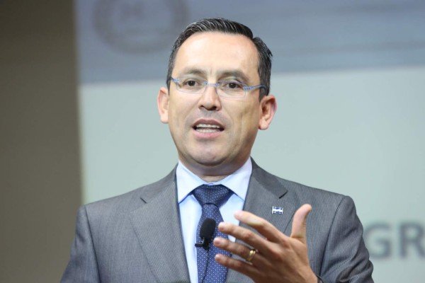 Marlon Tábora deja presidencia del Banco Central