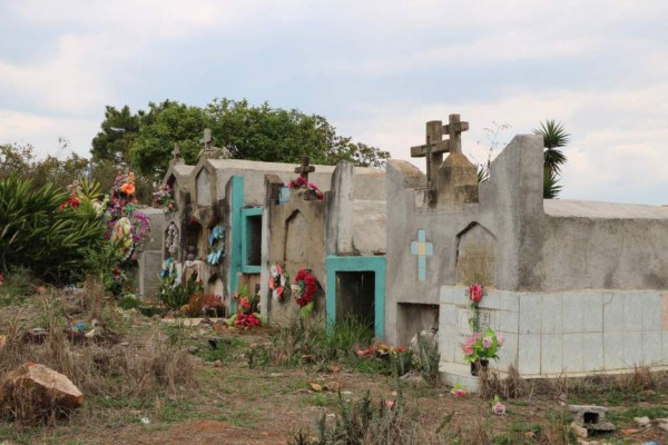 Familias rechazan en Copán convertir cementerio en una minera