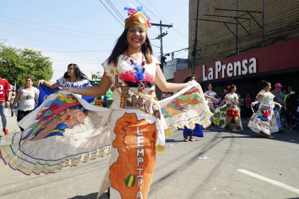 Fiesta de color y algarabía por la patria en San Pedro Sula