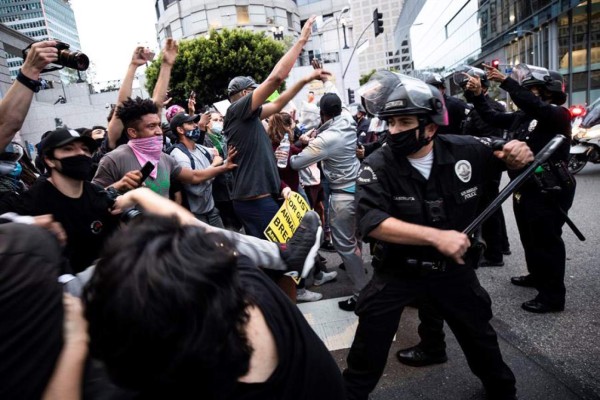 Más de 500 detenidos en Los Ángeles en protestas por muerte de Floyd