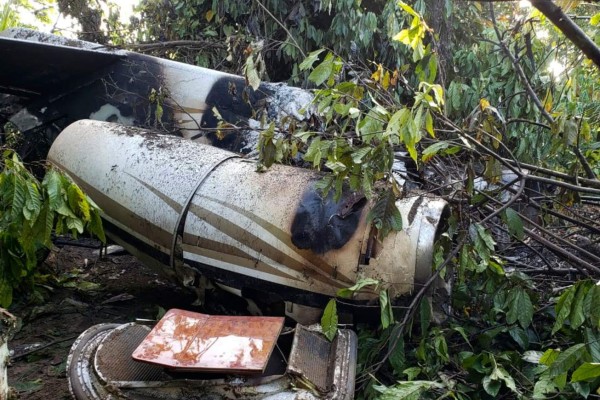 Suman cuatro los muertos por accidente de narcoavioneta en Guatemala