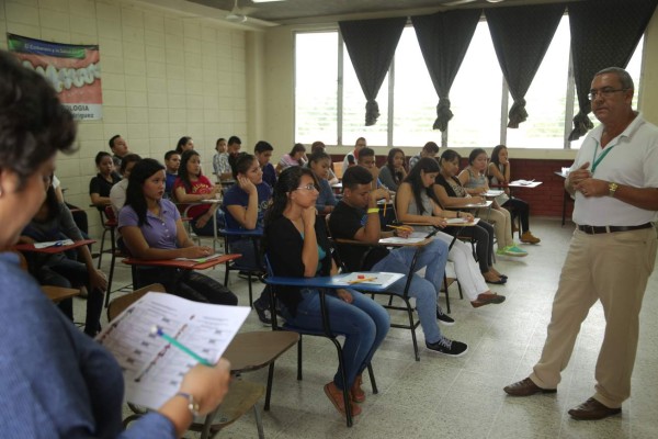 La Unah reprograma fecha de aplicación de la PAA