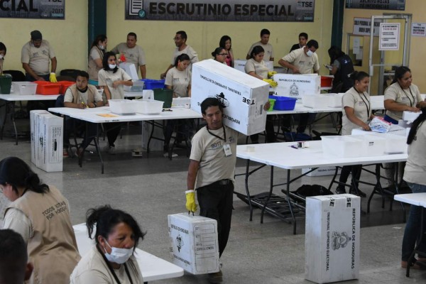 UE apoya nuevo recuento de votos en Honduras si lo piden candidatos